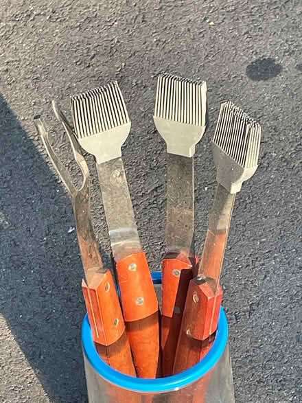 Photo of free BBQ set (Bushey nr Bushey Country Club) #1