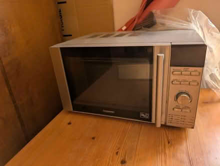 Photo of free Microwave (N8 crouch hill) #1