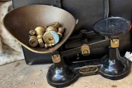Photo of free Vintage weighing scales (Beaconsfield HP9) #1