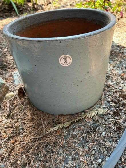 Photo of free Clay pot (Lake Forest Park) #1