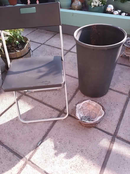 Photo of free folding seat, hanging basket, plastic tub (New Brighton CH45) #1