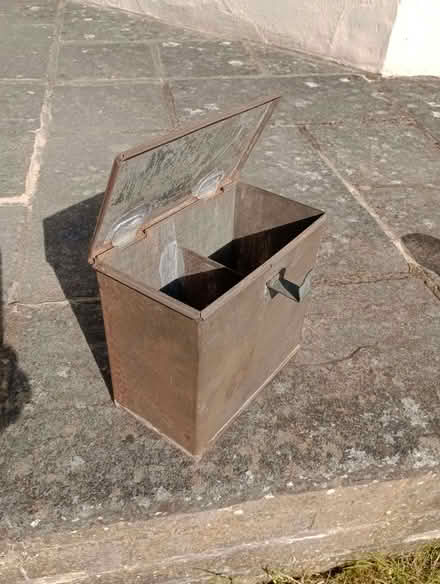 Photo of free Vintage metal tin (New Greens AL3) #1
