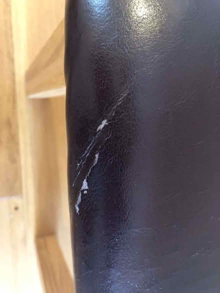 Photo of free Oak legged stool (Northchurch HP4) #3