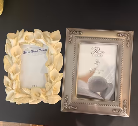 Photo of free Picture frame (Sherbourne and bloor) #1