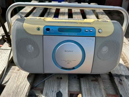 Photo of free Sony portable music centre. (Gedling NG4) #1