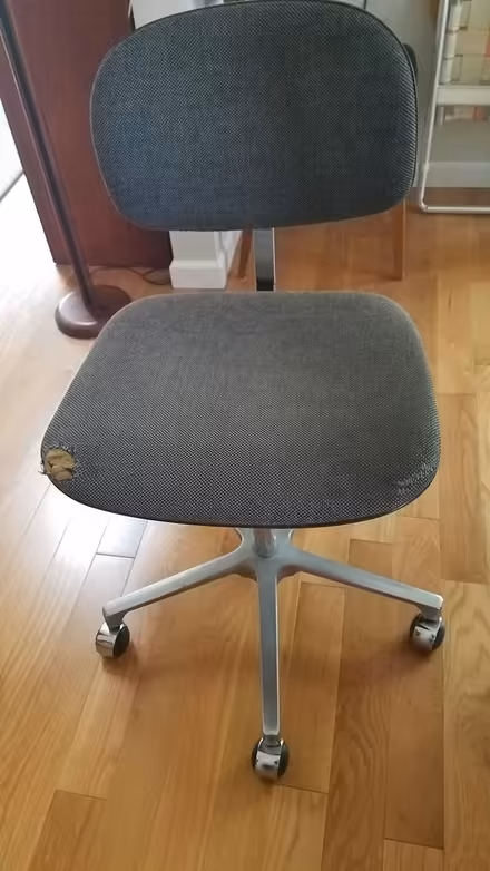Photo of free Small rolling office chair (Poughkeepsie off Wilbur) #1