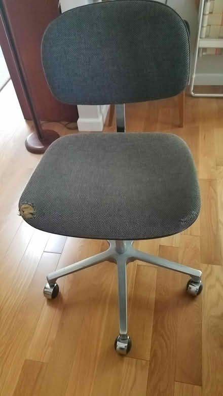 Photo of free Small rolling office chair (Poughkeepsie off Wilbur) #1