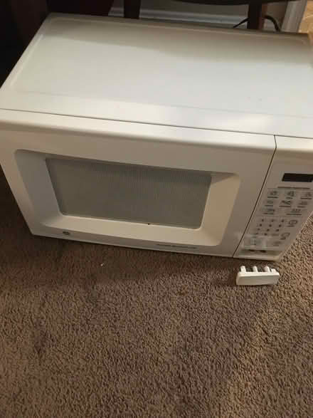Photo of free Microwave (Annapolis Overlook) #2