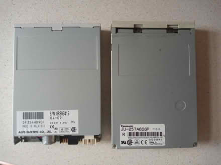 Photo of free 3 1/2 inch floppy drives (Eardington) #2