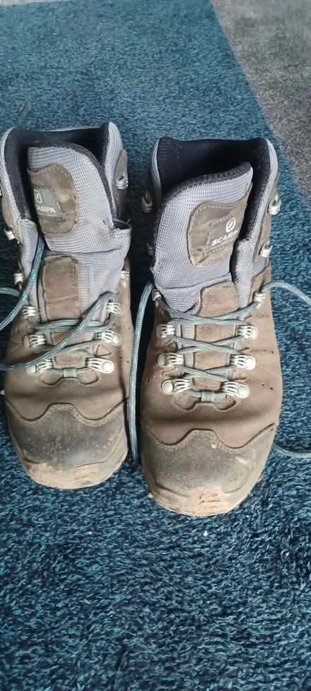 Photo of free Walking boots (Longden SY5) #1
