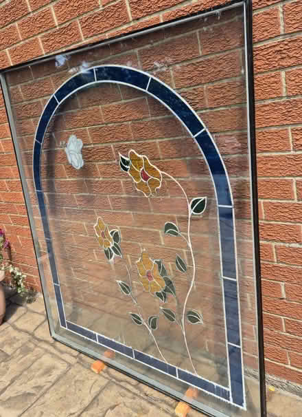 Photo of free Stain glass window (DE3) #1