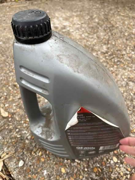 Photo of free Half bottle of Q8 motor oil (Denvilles, near Havant) #2