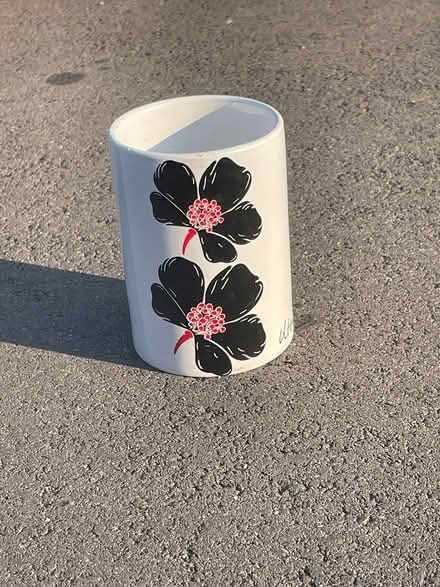 Photo of free Utensils holder (Bushey nr Bushey Country Club) #1