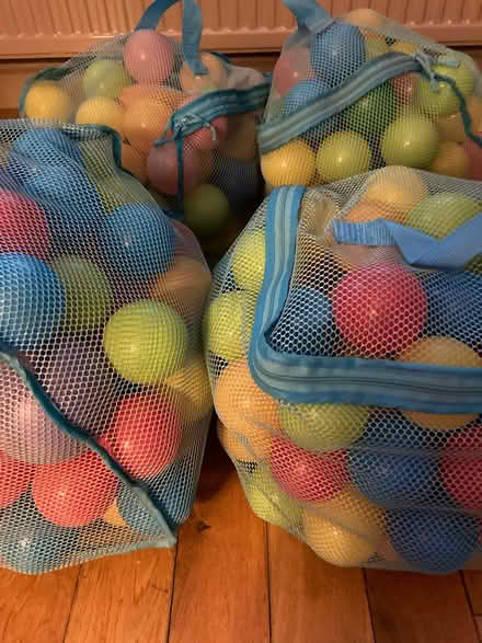 Photo of free Paddling/ball pool and balls (Edinburgh EH5) #2
