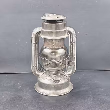 Photo of Oil/Paraffin/Kerosine Lamps (Bellevue EH7) #1