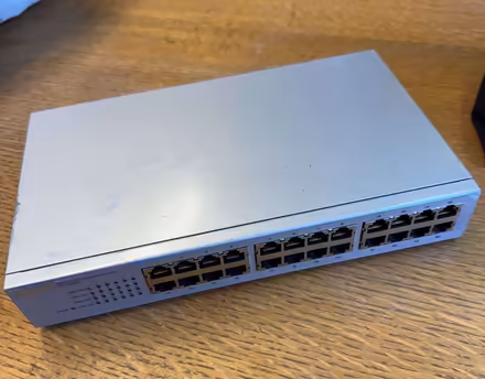 Photo of free ZyXEL 10/100 ethernet switch (Walton Manor OX2) #1