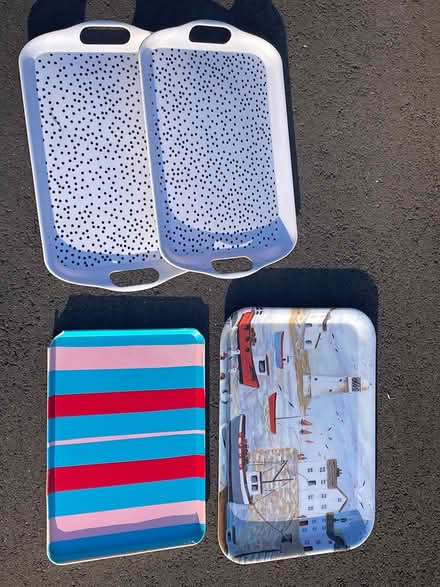 Photo of free 4 food trays (Bushey nr Bushey Country Club) #1