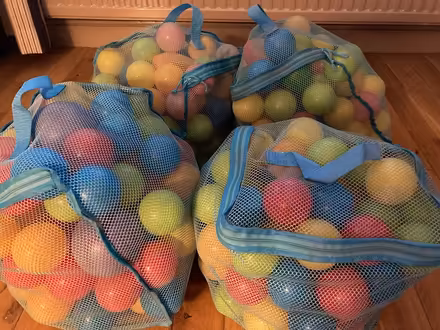 Photo of free Paddling/ball pool and balls (Edinburgh EH5) #4