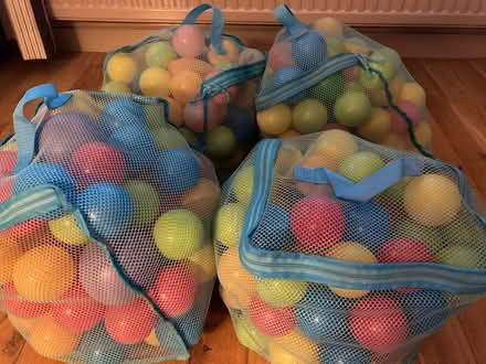 Photo of free Paddling/ball pool and balls (Edinburgh EH5) #4