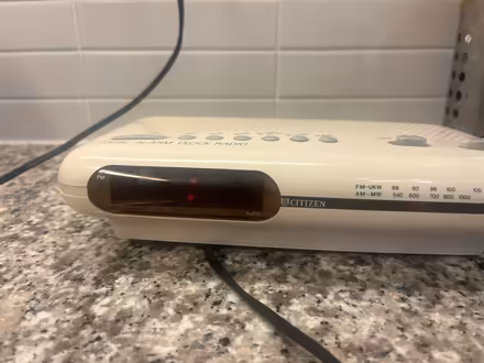 Photo of free Citizen Brand AM/FM Clock Radio (Midtown) #1
