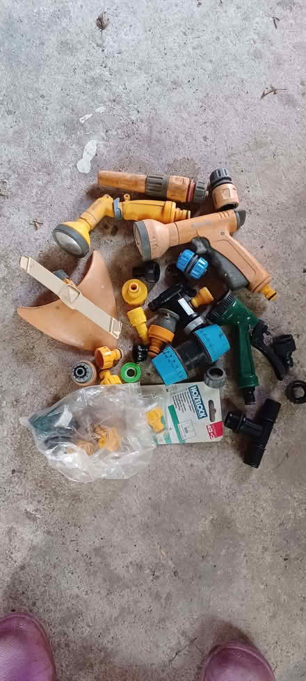 Photo of free Hose connectors, spray guns, roses etc (Longden SY5) #2