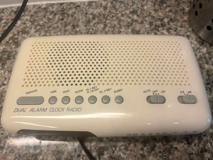 Photo of free Citizen Brand AM/FM Clock Radio (Midtown) #2