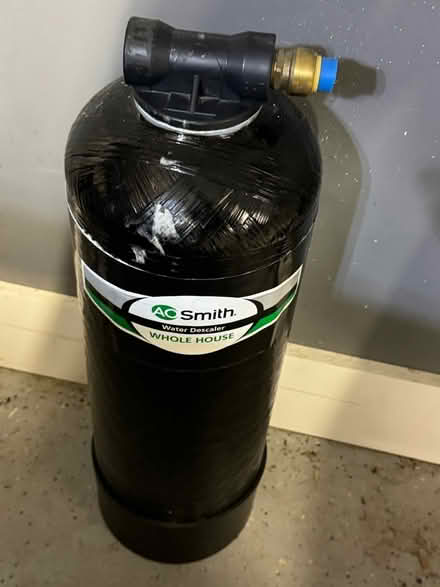Photo of free AO smith whole has water descaler (Near Jefferson high school) #1