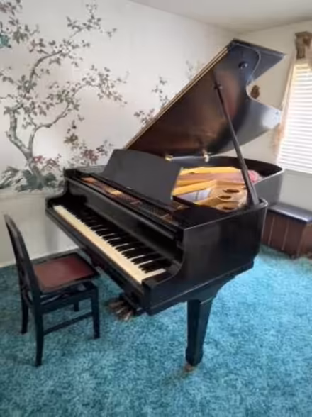 Photo of free Piano (LA) #1