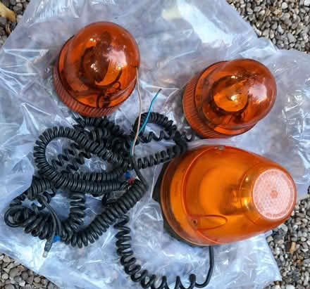 Photo of free landrover roof lights (Chislehurst) #1