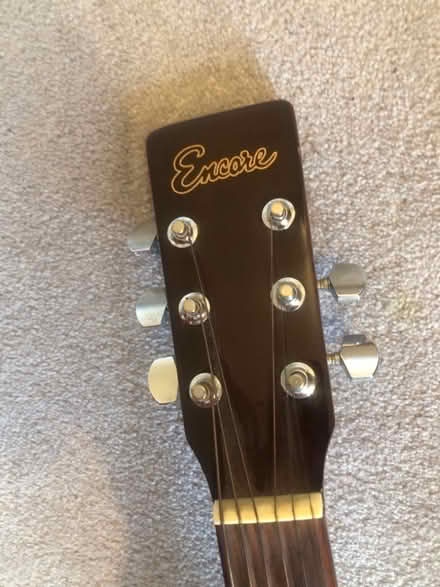 Photo of free Acoustic guitar (needs some repairs) (Kirkcaldy KY1) #4