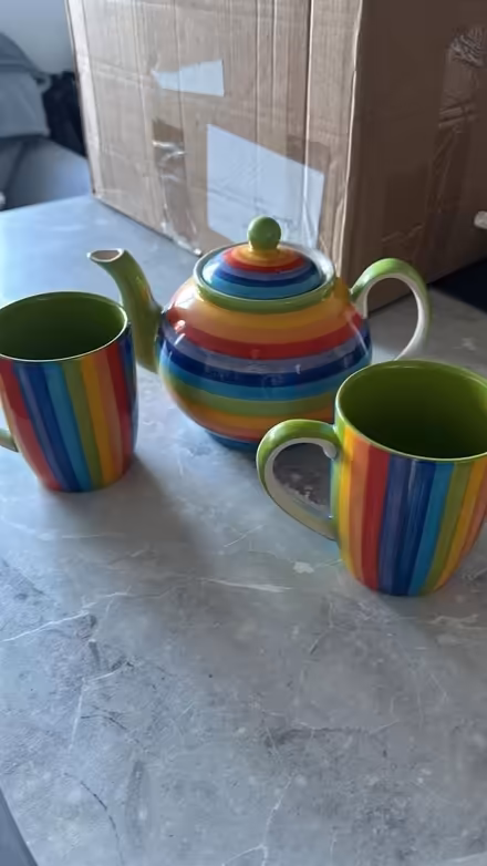 Photo of free Teapot with 2 mugs (Cranfield MK43) #1