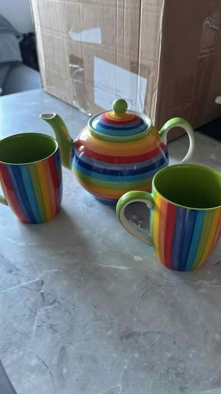 Photo of free Teapot with 2 mugs (Cranfield MK43) #1