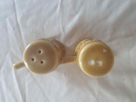 Photo of free salt pepper set from singapore (Selhurst) #1
