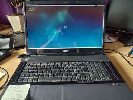 Photo of free Massive Acer 19 inch laptop running Linux (Apley TF1) #1