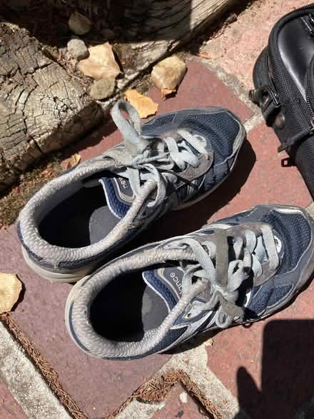 Photo of free New balance sneakers children sz 2 (Foothill Boulevard Cupertino) #1