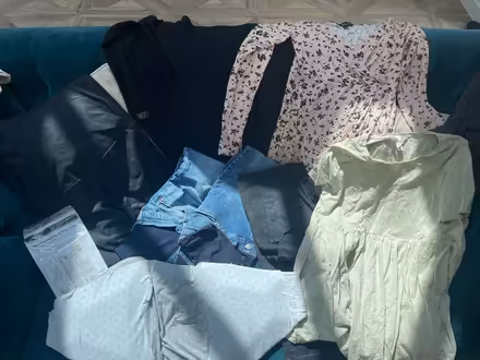 Photo of free Size 10/M maternity clothes (KT11) #1