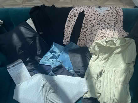 Photo of free Size 10/M maternity clothes (KT11) #1