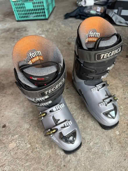 Photo of free Ski boots women’s size 7’s (Penn HP10) #1
