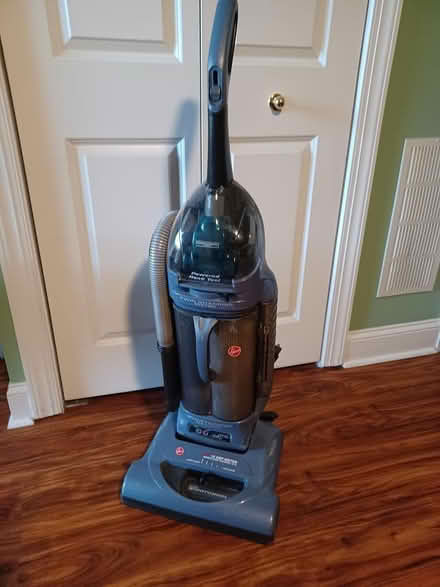 Photo of free Upright vacuum cleaner (South Baltimore) #1