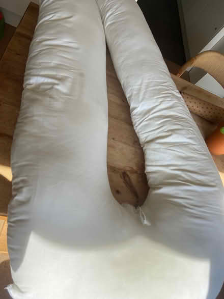 Photo of free Full body pregnancy pillow (Barnes SW15) #2