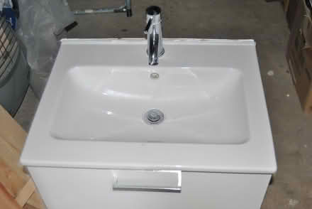Photo of free wall mounted wash basin (danbury CM3) #1