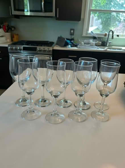Photo of free 5 wine glasses (New Rochelle) #1