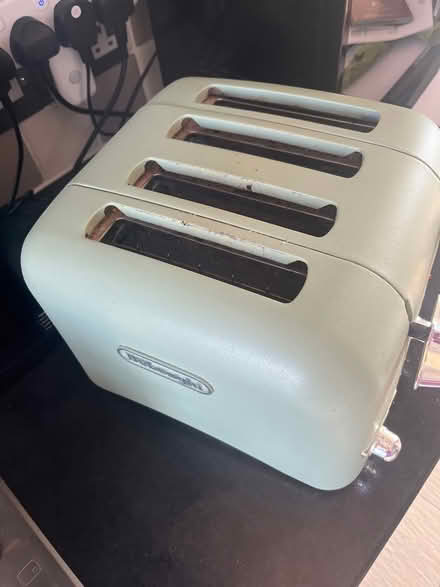 Photo of free De’Longhi four slice toaster (Catford SE6) #2