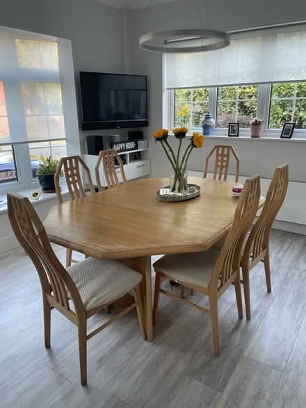 Photo of free 6x dining chairs (Stanmore, HA7) #2
