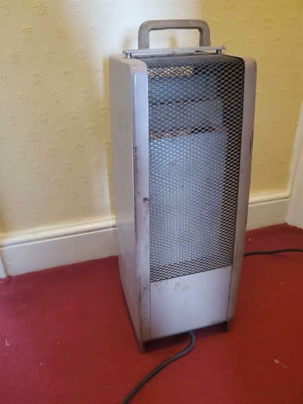 Photo of free Old electric room heater. (Malvern Wells WR14) #1
