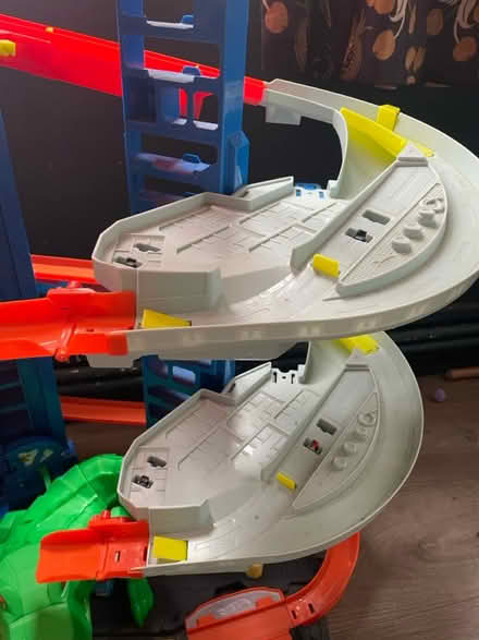 Photo of free Hot Wheels Ultimate Garage (SE1) #2