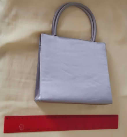 Photo of free Small handbag (Wokingham RG40) #1