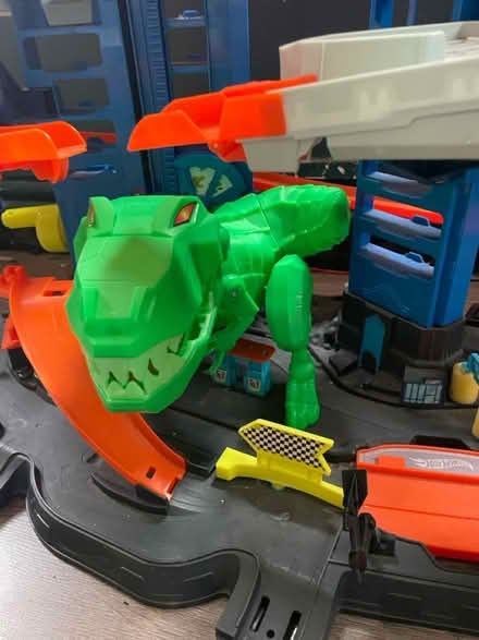 Photo of free Hot Wheels Ultimate Garage (SE1) #3
