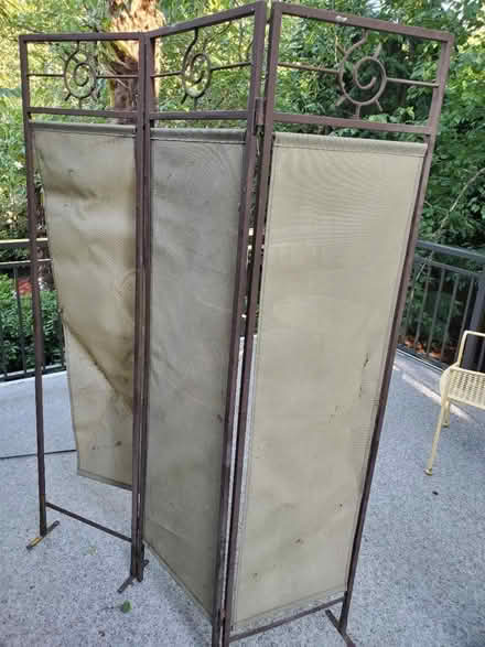 Photo of free 3 Piece Outdoor Divider (Queen Anne) #1