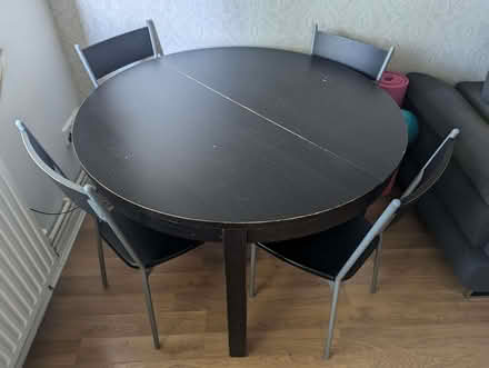 Photo of free IKEA round extendable dining table with 4 chairs (New Barnet EN4) #1